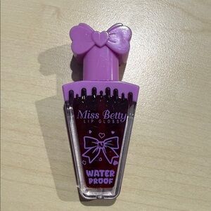 Waterproof Lip Gloss - Vibrant Purple
